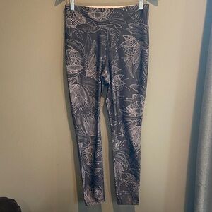 Women’s Gray Patterned Leggings
